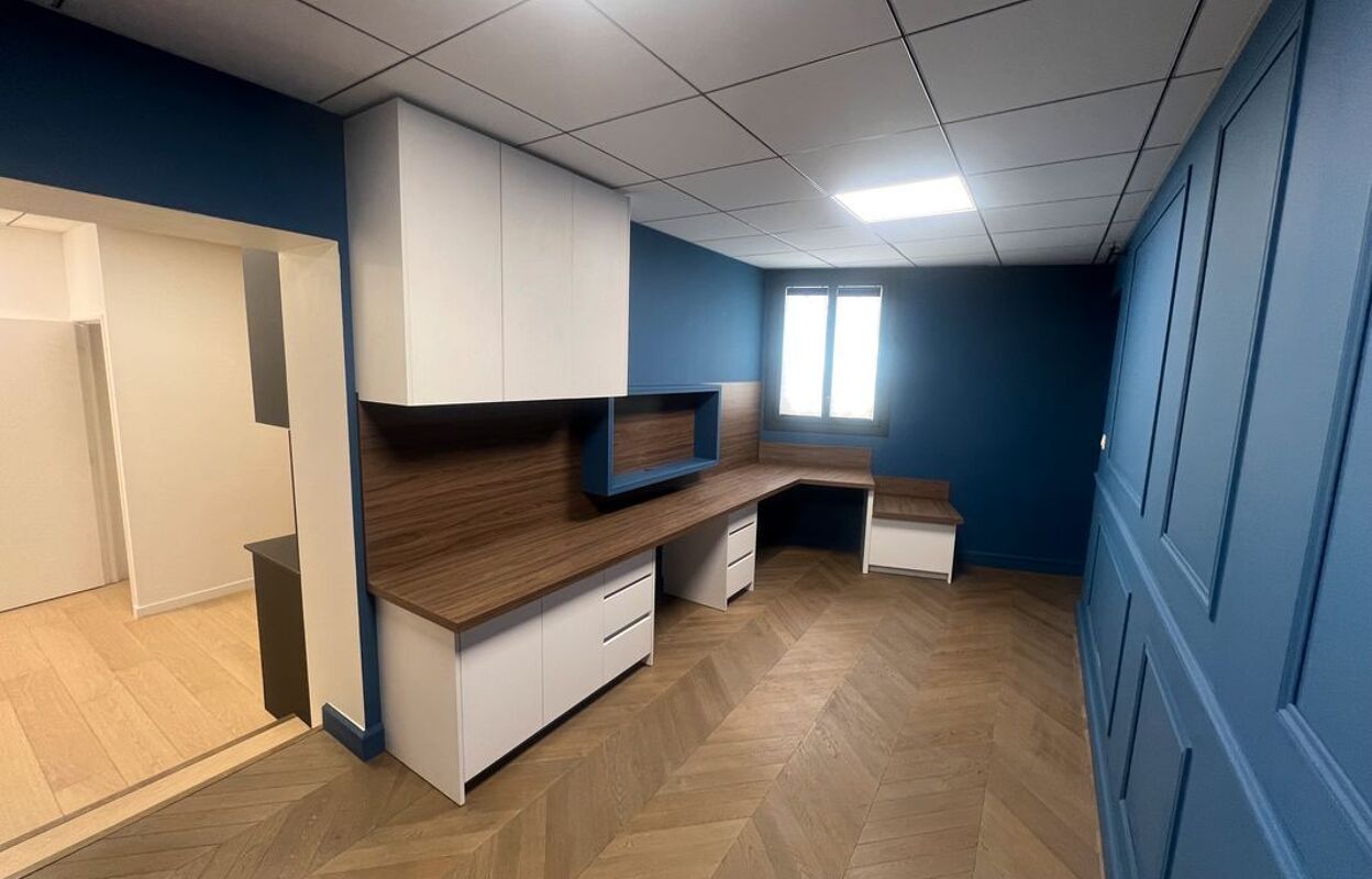 bureau  pièces 32 m2 à louer à Avignon (84000)