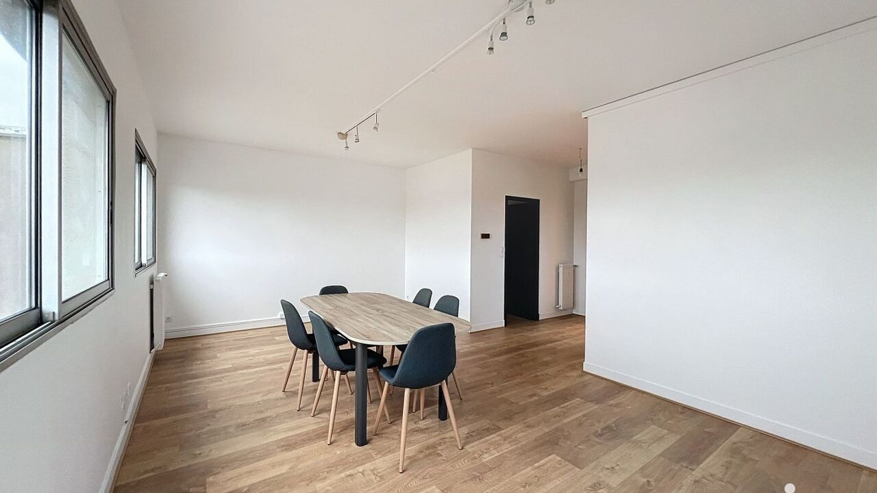 bureau  pièces 280 m2 à vendre à Brie-Comte-Robert (77170)