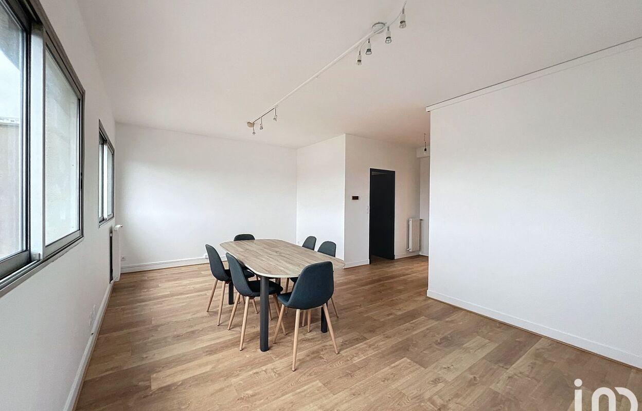 bureau  pièces 280 m2 à vendre à Brie-Comte-Robert (77170)