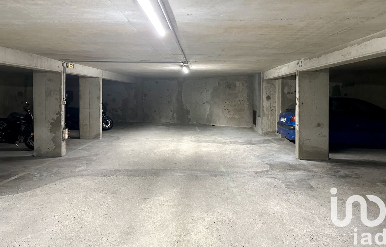 garage  pièces 10 m2 à vendre à Paris 10 (75010)