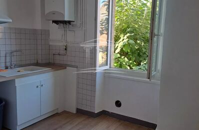 location appartement 590 € CC /mois à proximité de Saint-Geniès-de-Comolas (30150)