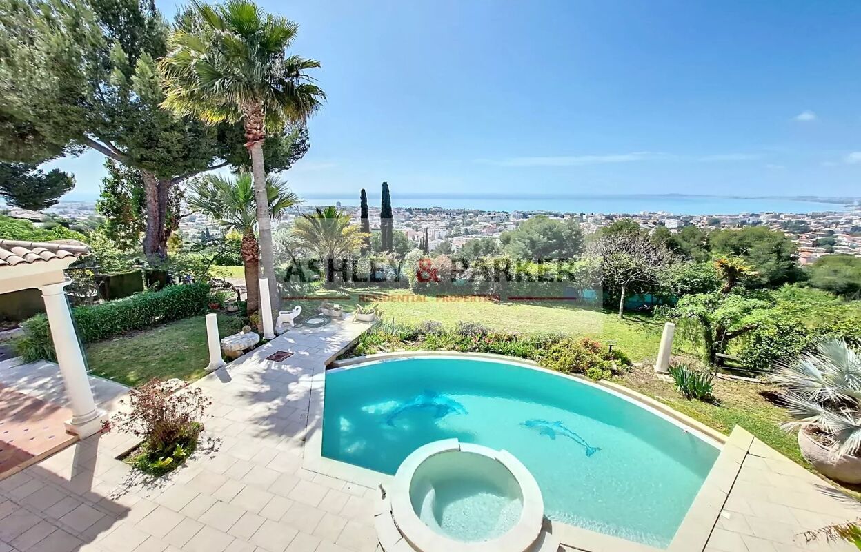 maison 5 pièces 219 m2 à vendre à Cagnes-sur-Mer (06800)