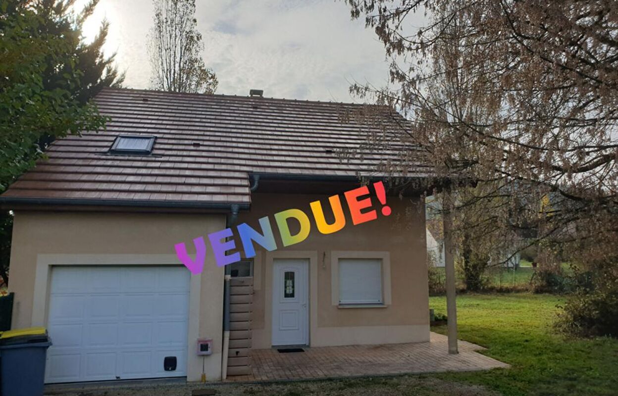 maison 4 pièces 98 m2 à vendre à Noidans-Lès-Vesoul (70000)