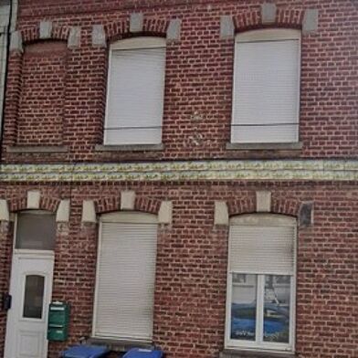 Immeuble  180200 €