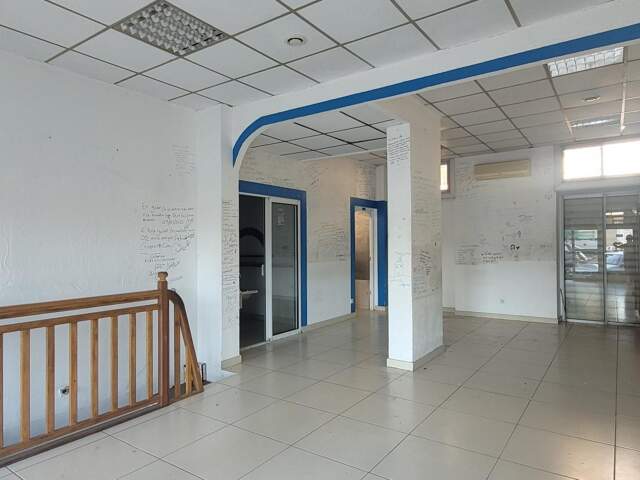 Local commercial - Bureau — photo du bien