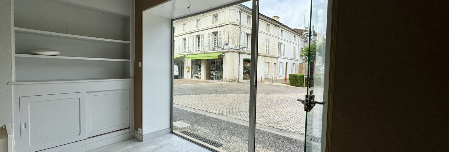 Commerce  23 m² à louer à Jarnac (16200)