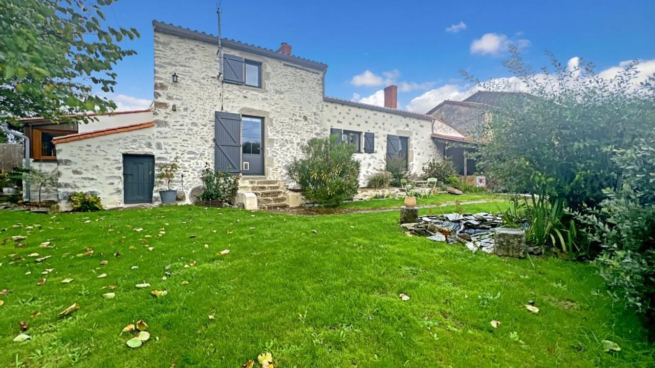 maison 5 pièces 115 m2 à vendre à Beaulieu-sous-la-Roche (85190)