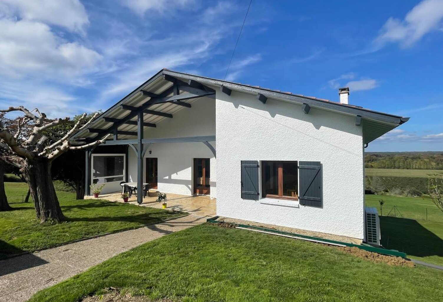 MUGRON  ( 40250 ) maison traditionnelle sur sous sol avec pis... — photo 1