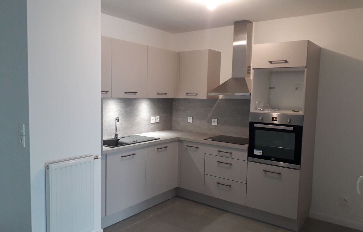 appartement 3 pièces 65 m2 à louer à Villeurbanne (69100)