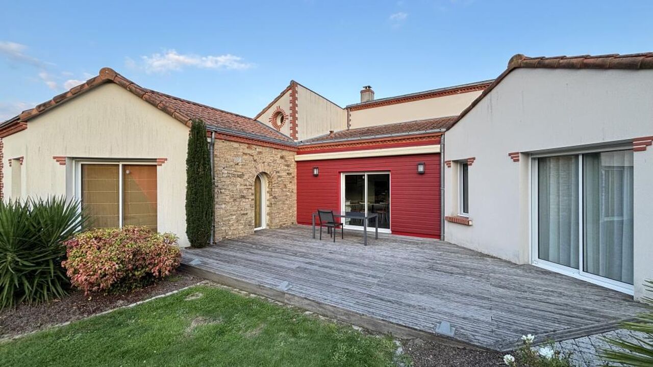 maison 5 pièces 222 m2 à vendre à Vieillevigne (44116)