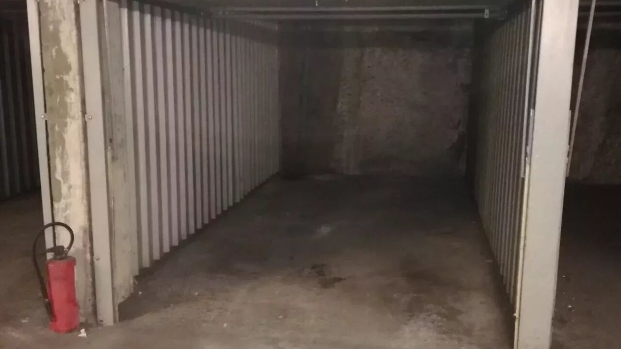 garage  pièces 13 m2 à louer à Chambéry (73000)