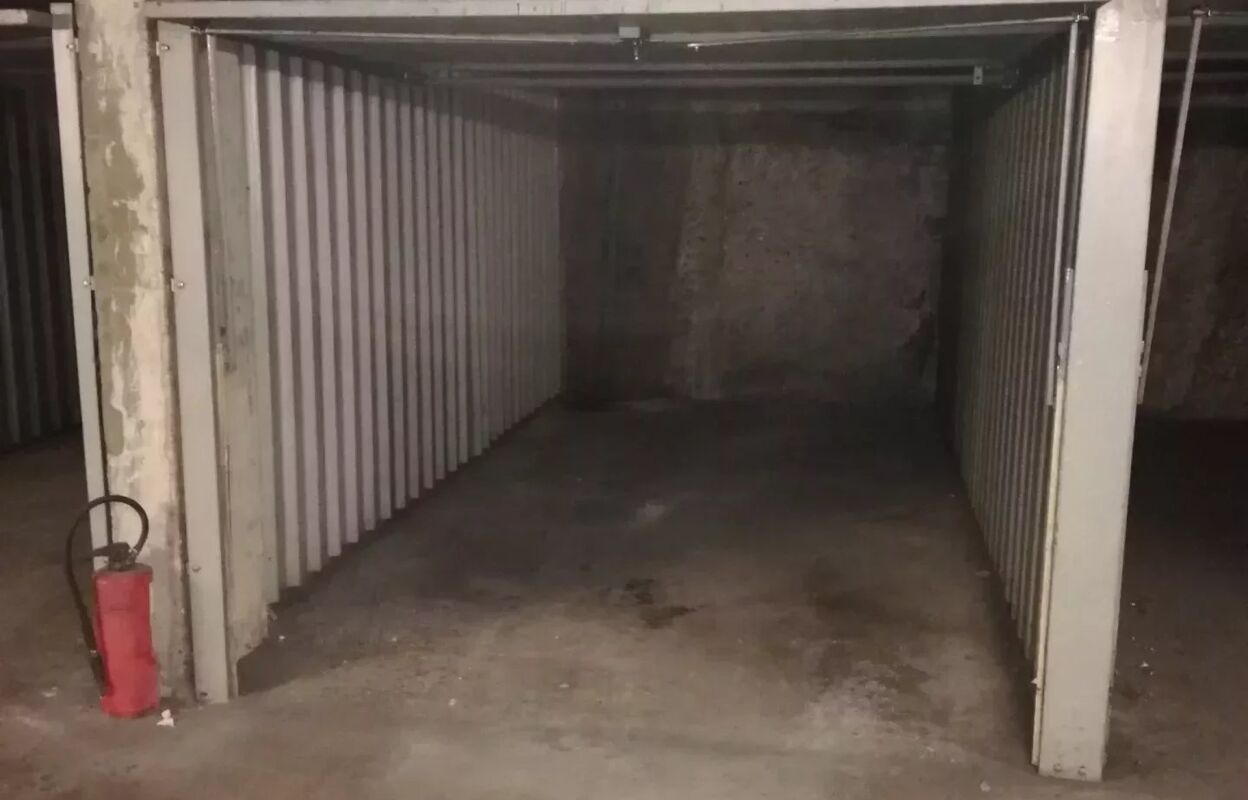 garage  pièces 13 m2 à louer à Chambéry (73000)