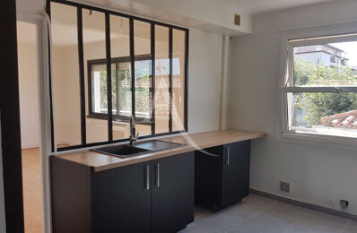 location appartement 1 296 € CC /mois à proximité de La Crau (83260)