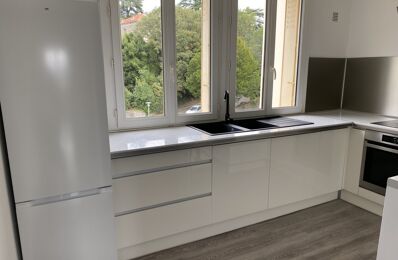 location appartement 670 € CC /mois à proximité de Vals-les-Bains (07600)