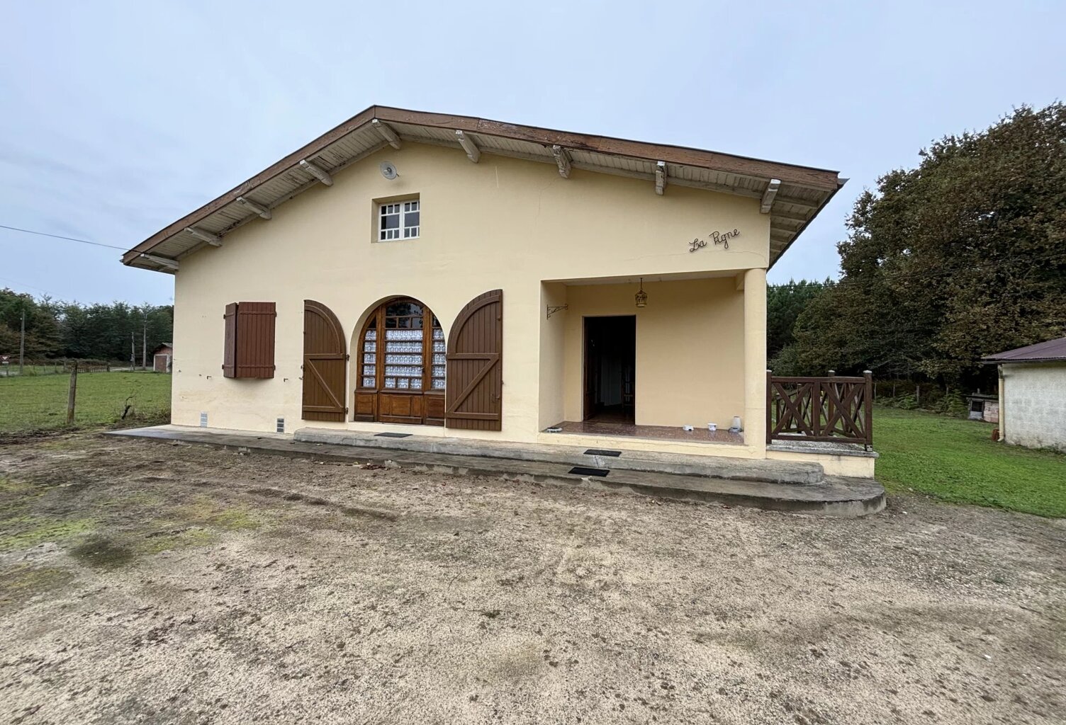PROPRIETE SUR 1 HECTARE DE TERRAIN CLOS — photo 1