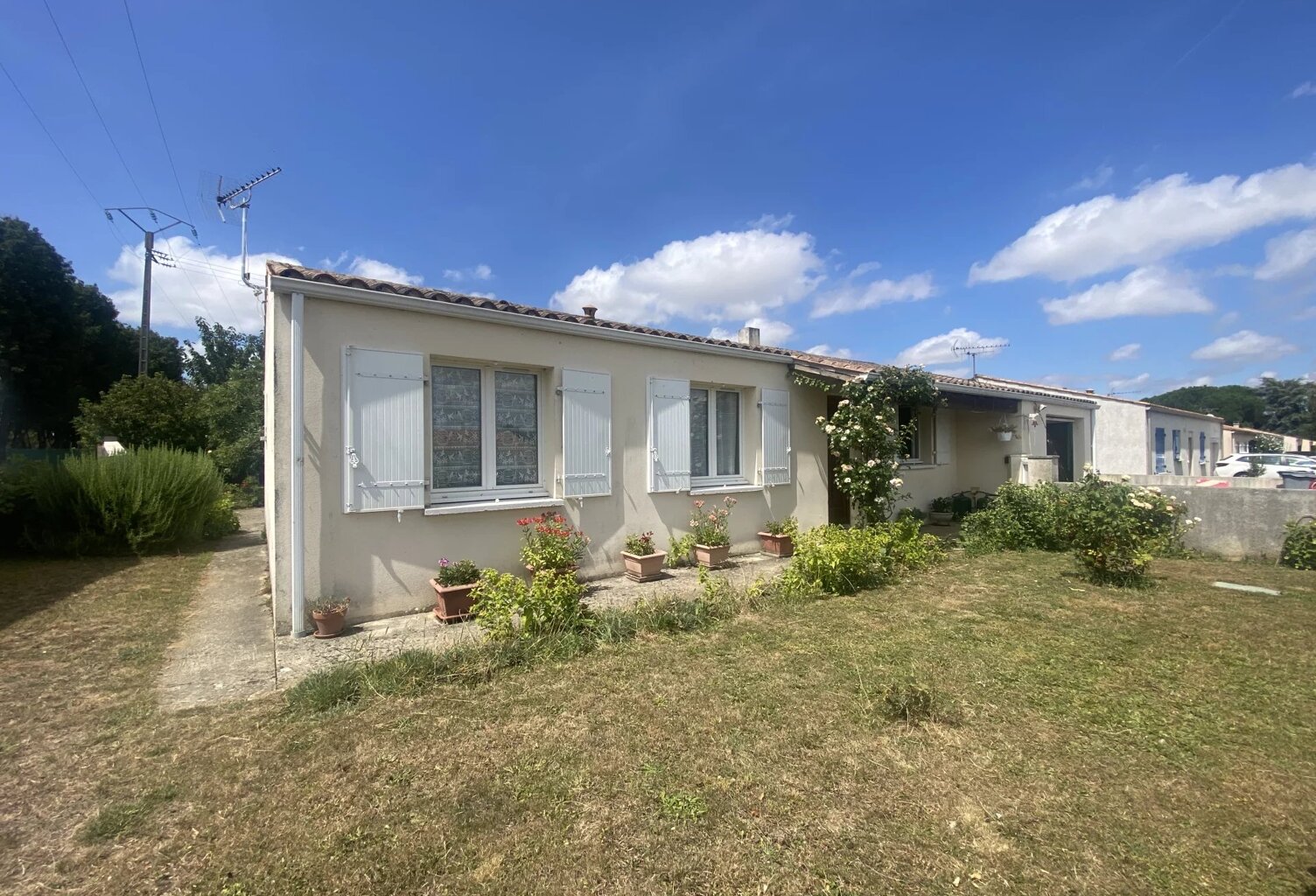 Maison plain pied - CIRÉ D'AUNIS — photo 1
