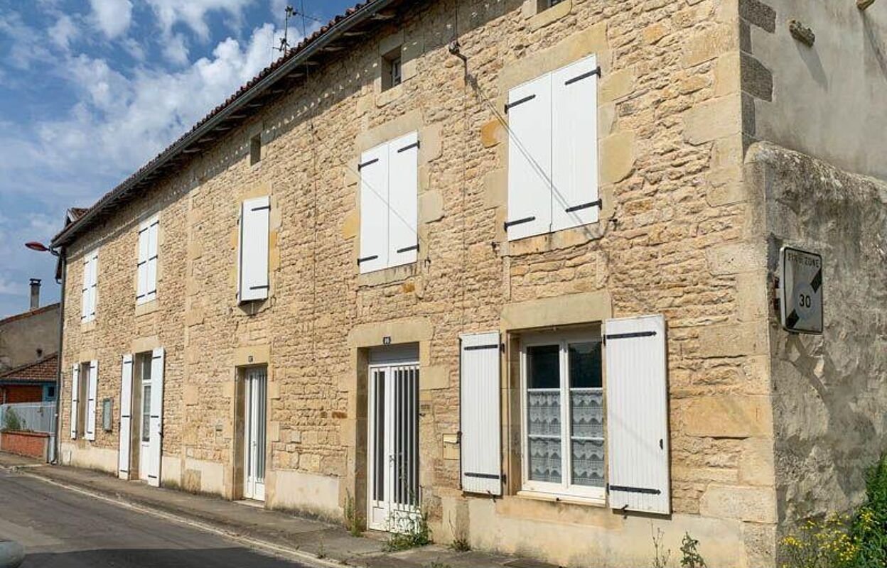 maison 9 pièces 214 m2 à vendre à Sauzé-Vaussais (79190)