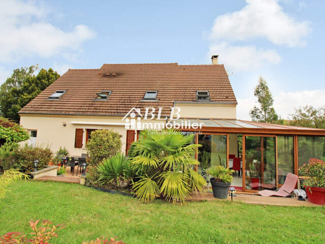 Maison 7 pièces 196m2 avec véranda chauffée — photo du bien