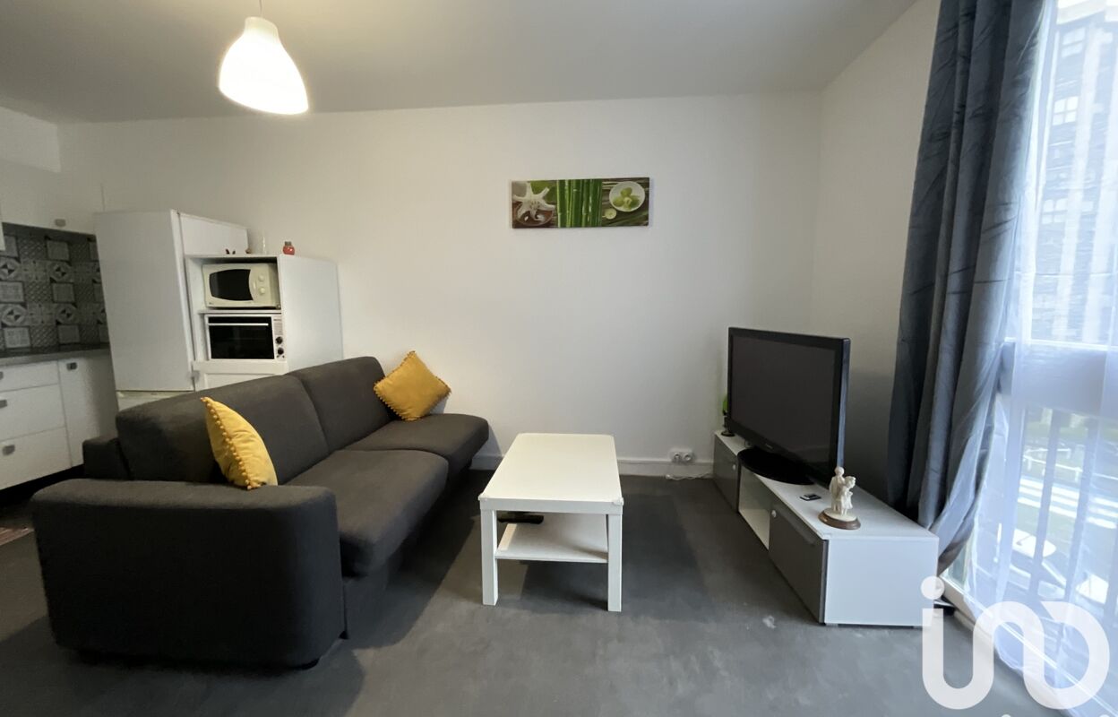 appartement 2 pièces 28 m2 à vendre à Grigny (91350)