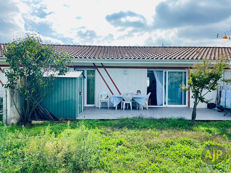 Lesparre Centre Maison T3 pour investisseurs ! — photo 1
