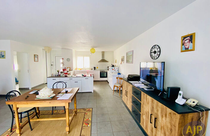 Lesparre Centre Maison T3 pour investisseurs ! — photo 3
