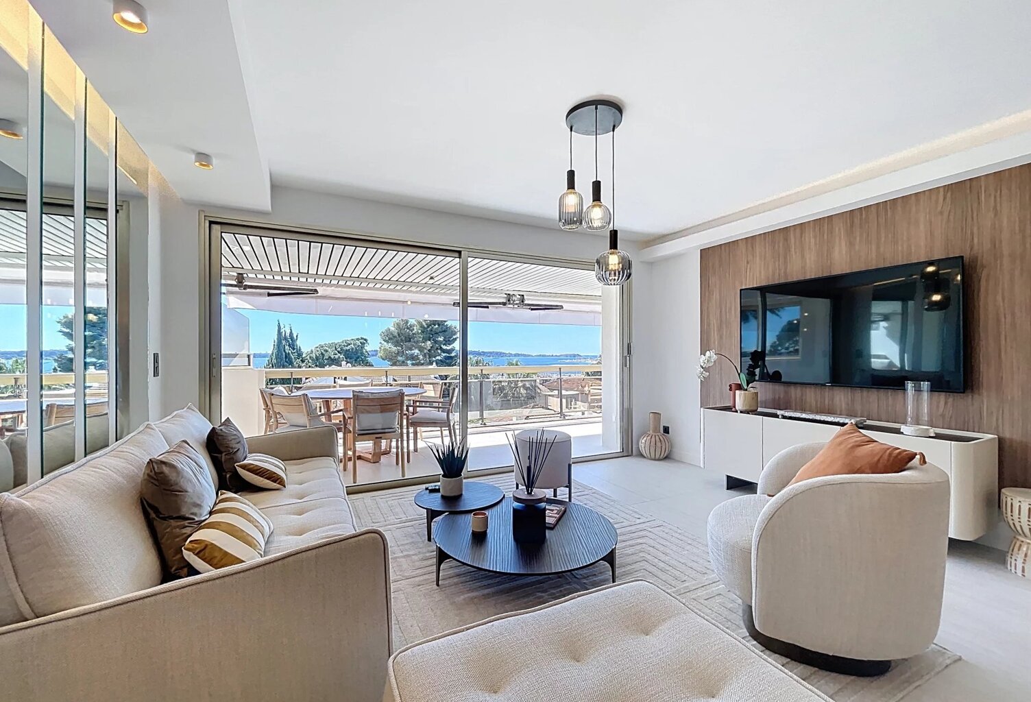 APPARTEMENT 4 PIECES  - CANNES PALM BEACH - VUE MER — photo 1