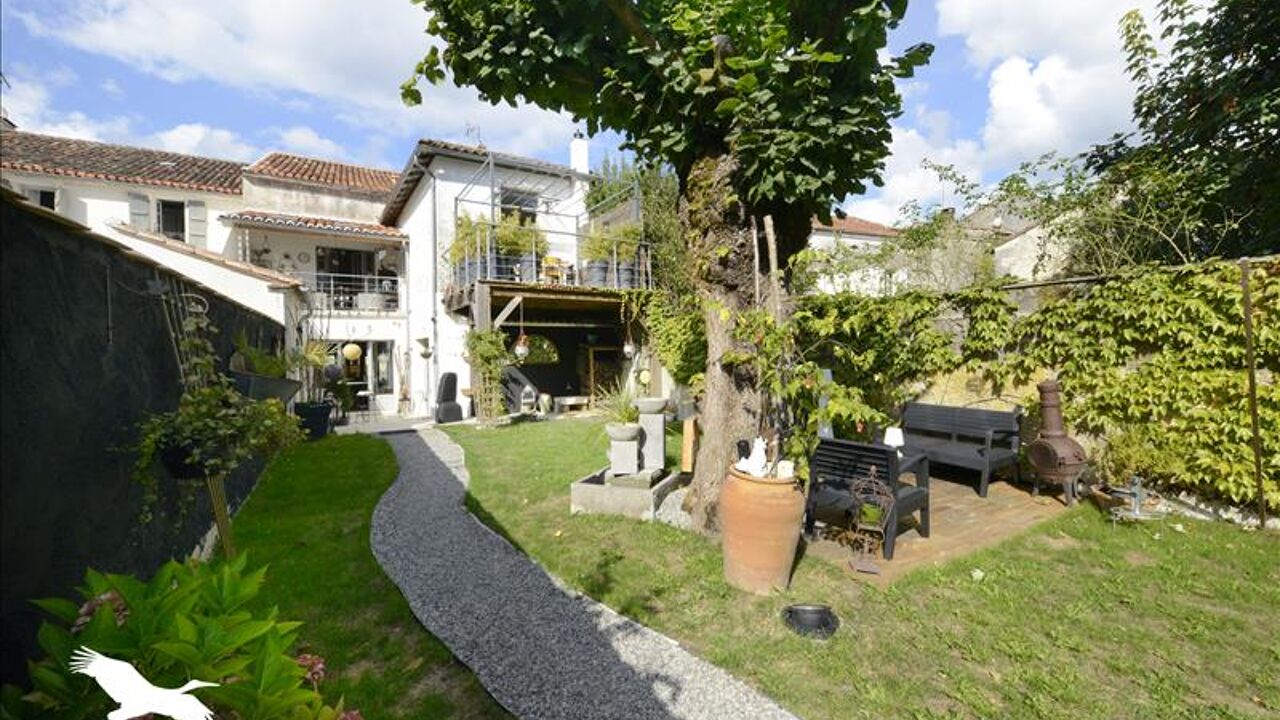 maison 7 pièces 204 m2 à vendre à Villebois-Lavalette (16320)