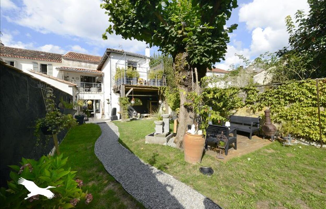 maison 7 pièces 204 m2 à vendre à Villebois-Lavalette (16320)