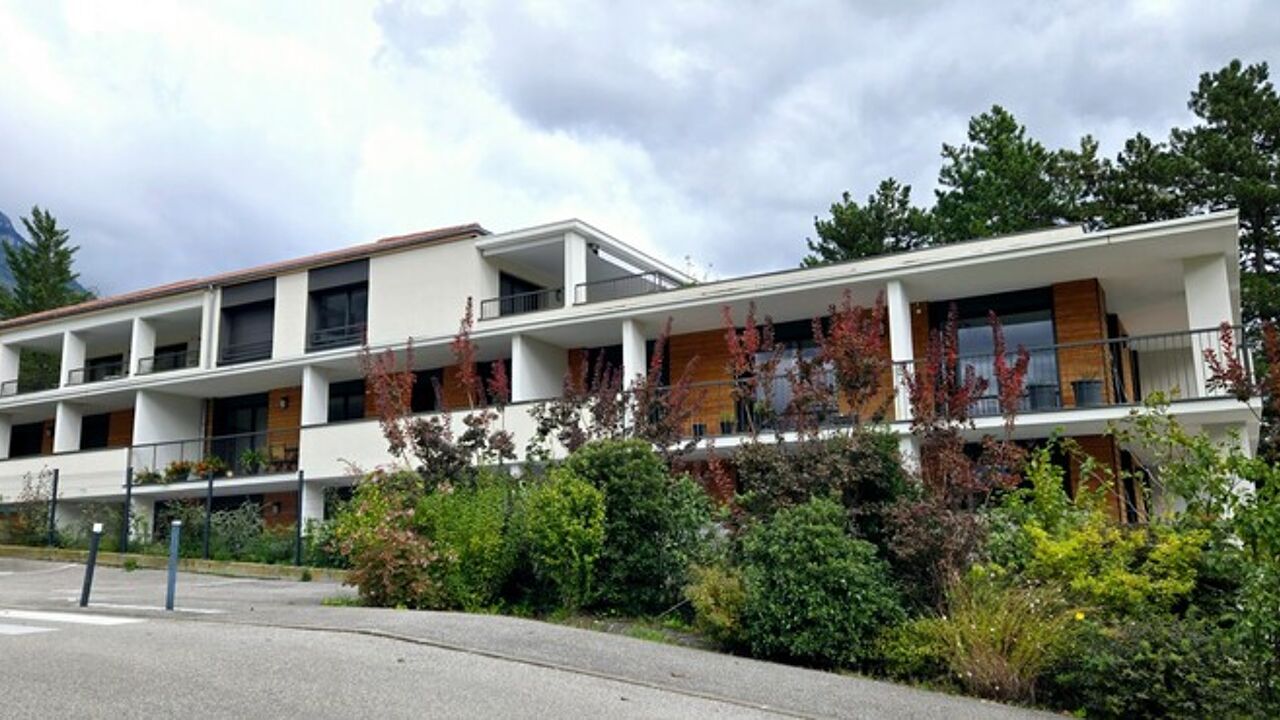 appartement 3 pièces 86 m2 à vendre à Saint-Ismier (38330)