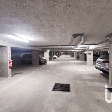 Parking 12 m²