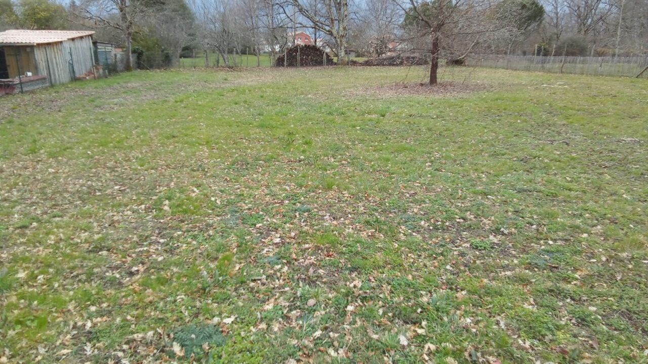 terrain  pièces 1500 m2 à vendre à Beauronne (24400)