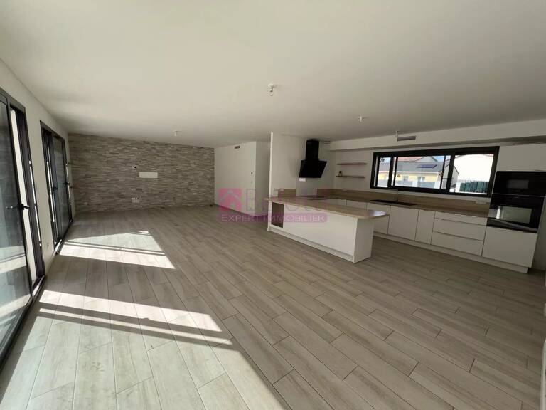 MAISON T5 + PISCINE — photo 1
