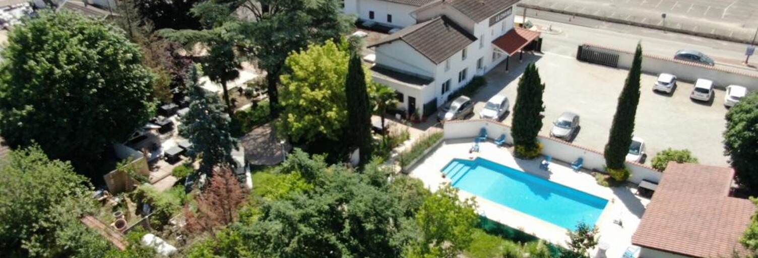 Commerce 34 Pièces 2000 m² à vendre à Villieu-Loyes-Mollon (01800)