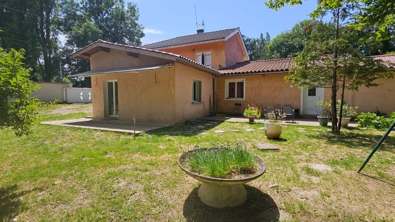 maison 20 pièces 456 m2 à vendre à Chalamont (01320)