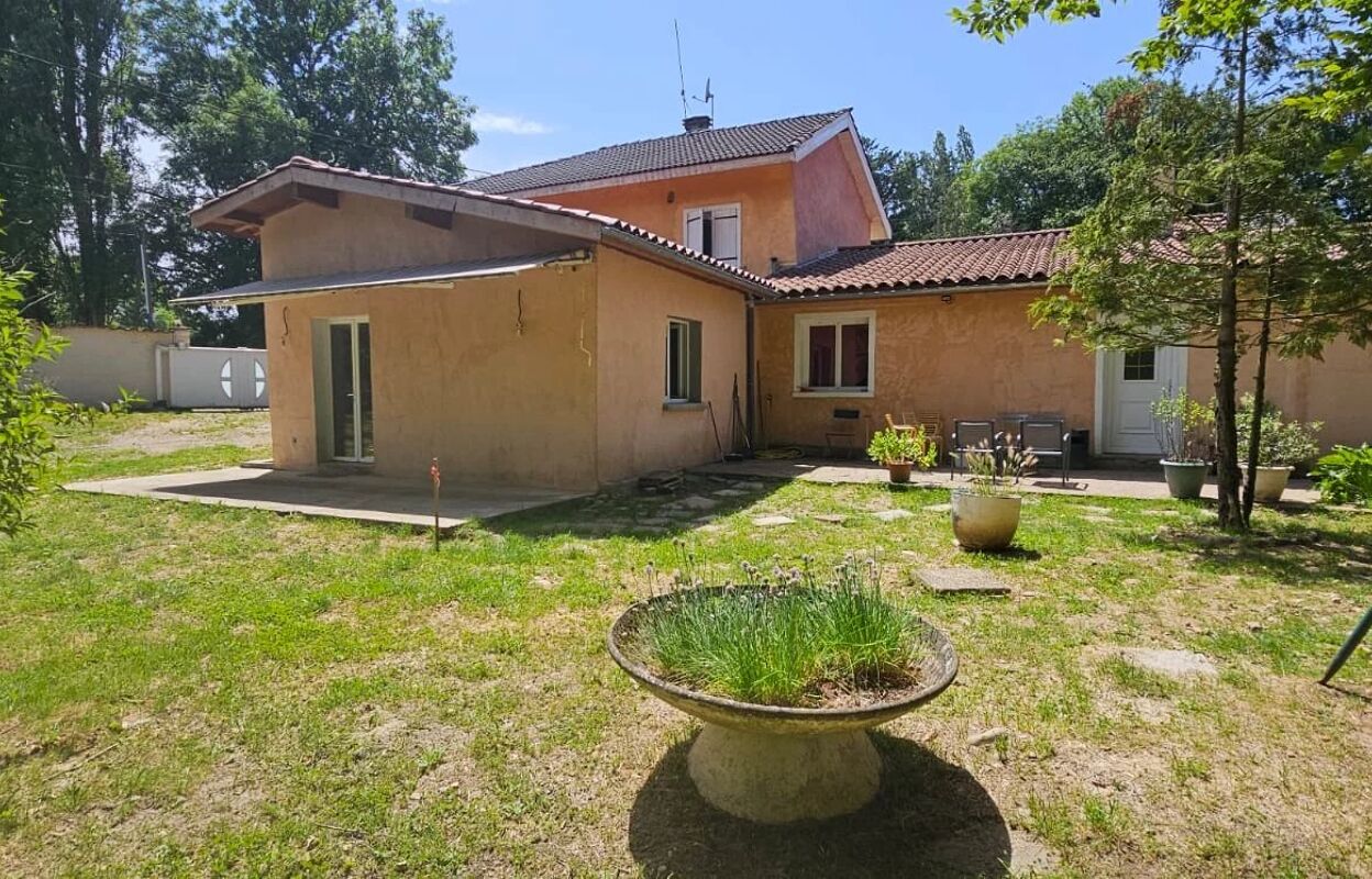 maison 20 pièces 456 m2 à vendre à Chalamont (01320)