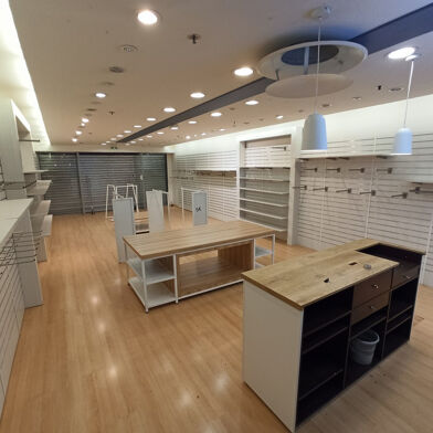 Commerce  162600 €