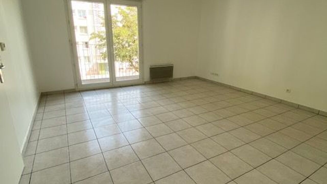 appartement 1 pièces 45 m2 à louer à Vaulx-en-Velin (69120)