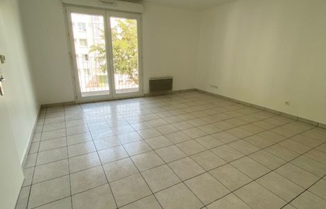 appartement 1 pièces 45 m2 à louer à Vaulx-en-Velin (69120)