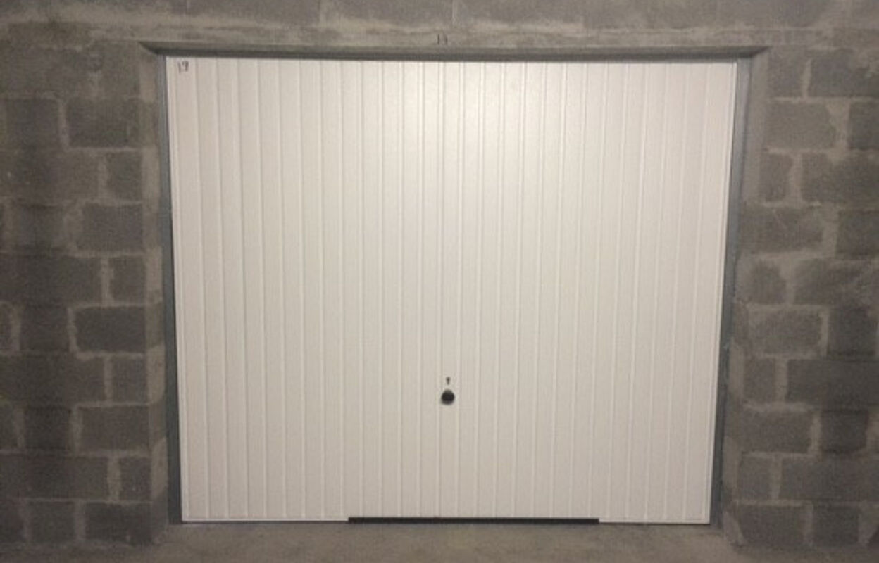 garage  pièces 15 m2 à louer à Marseille 3 (13003)