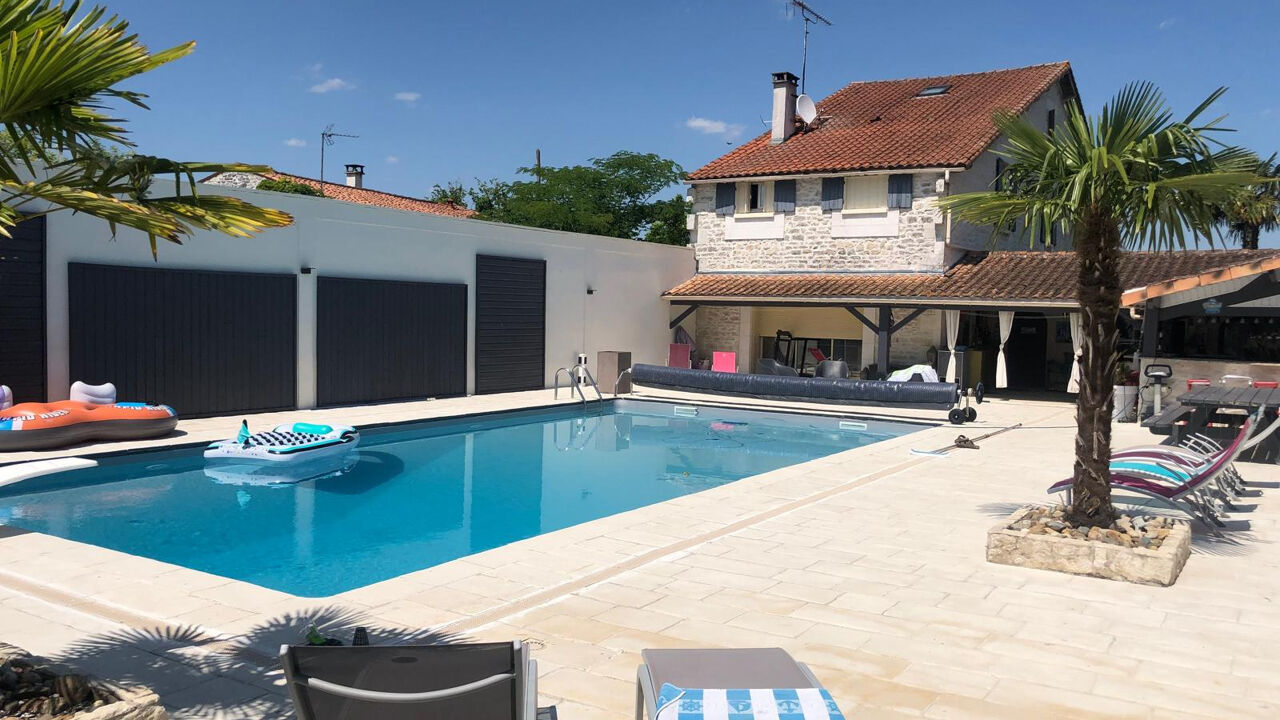 maison 8 pièces 205 m2 à vendre à Saujon (17600)