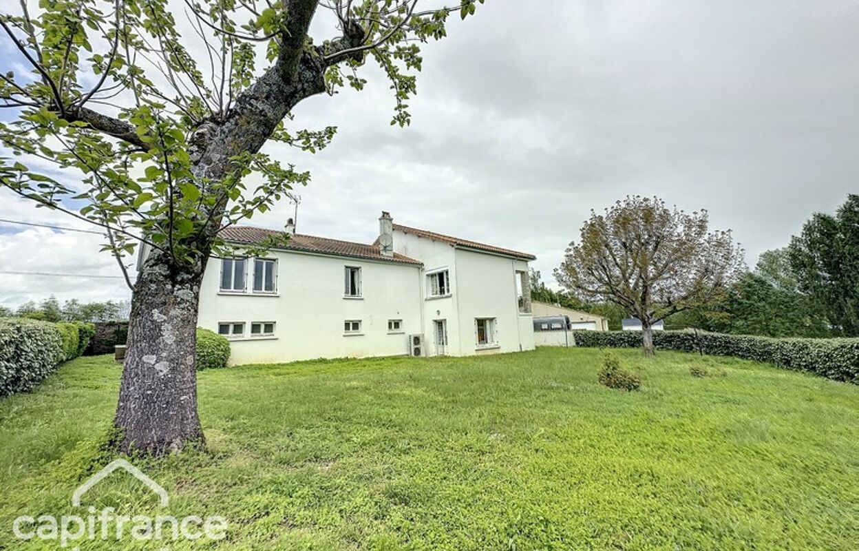 maison 8 pièces 204 m2 à vendre à Saint-Varent (79330)