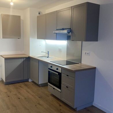 Appartement 5 pièces 950 €