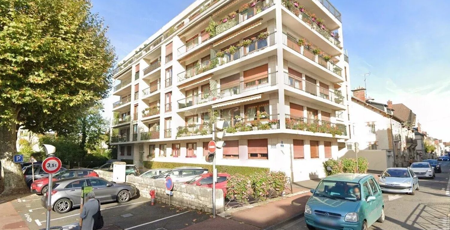 Appartement lumineux avec grande terrasse en plein cœur de Montargis — photo 1