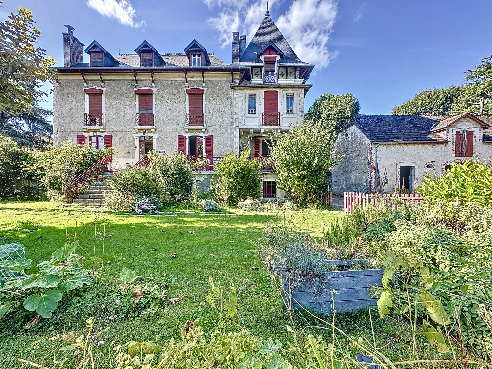 Villa / Maison 9 pièces  à vendre Nay 64800