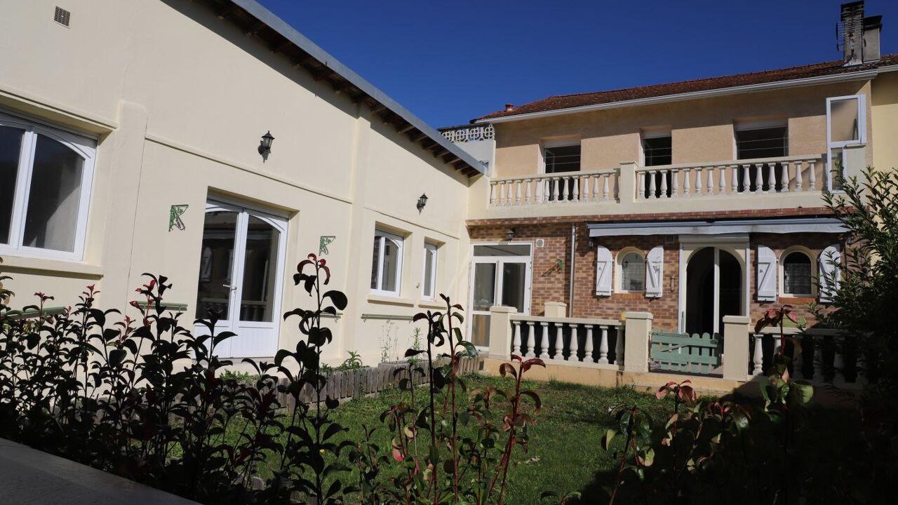 maison 8 pièces 304 m2 à vendre à Lavelanet (09300)