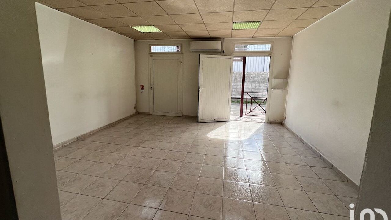 commerce  pièces 32 m2 à vendre à Baie-Mahault (97122)