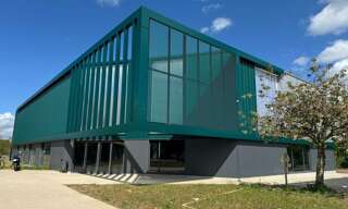 Commerce  979 m² à louer à Tours (37100)