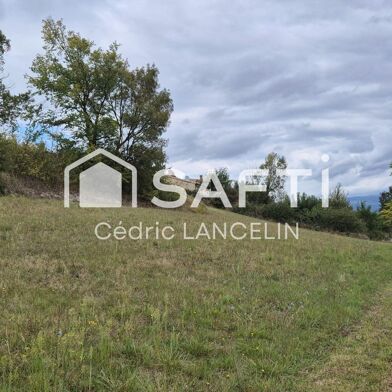 Terrain 2400 m²