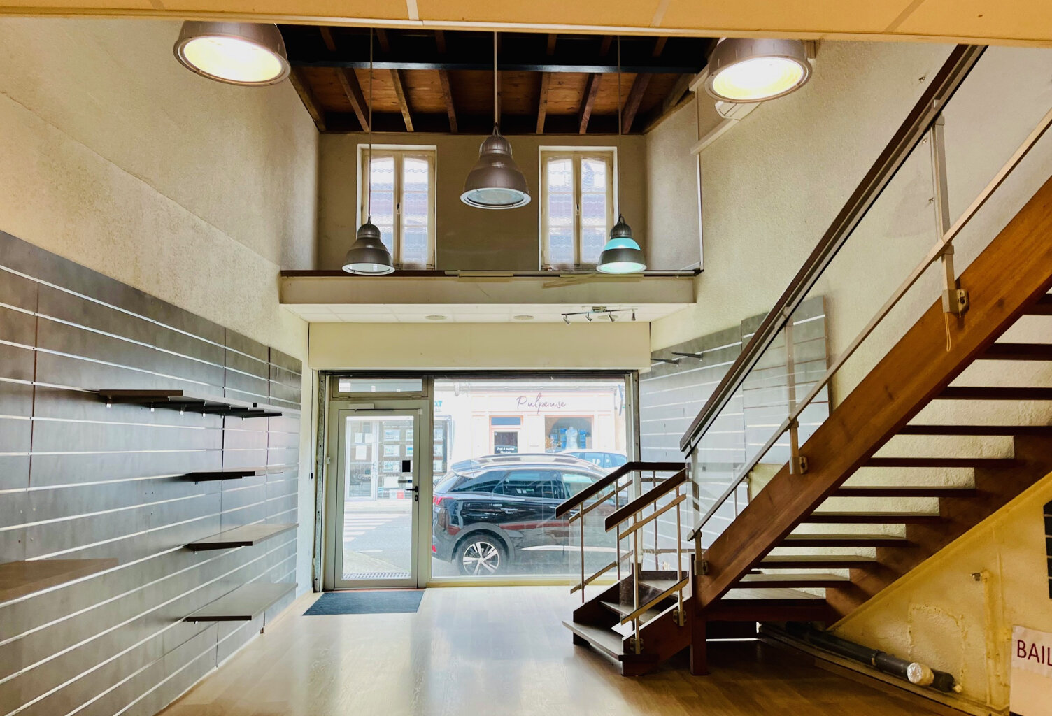 Local commercial de 135 m2 — photo 1