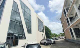 Bureau  196 m² à louer à Le Lamentin (97232)